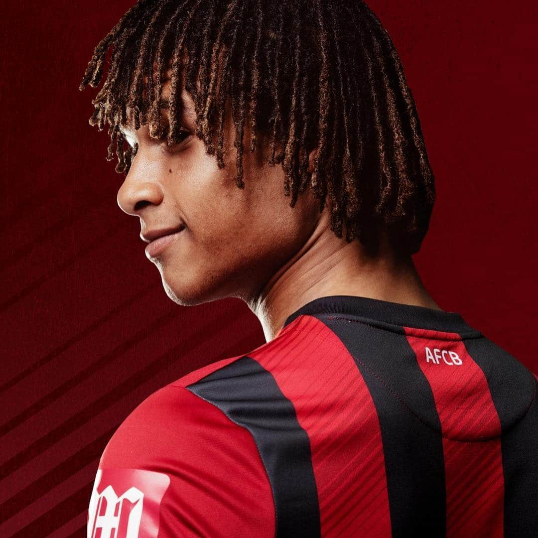 ナタン・アケさんのインスタグラム写真 - (ナタン・アケInstagram)「New home kit🙏🏽🍒 #PlayOurWay #afcb」5月3日 4時37分 - nathanake