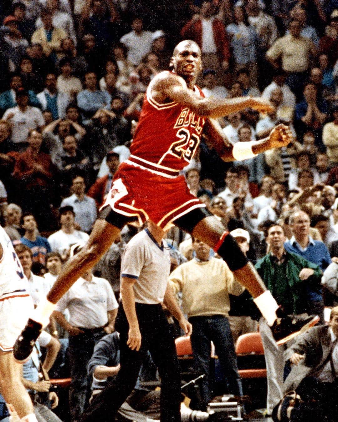 Jordanのインスタグラム：「Bred for “The Shot.” Down one with three seconds left, MJ wanted the ball in his hands. The rest is history.」