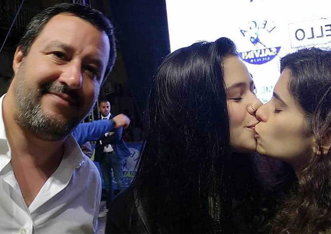 CNNさんのインスタグラム写真 - (CNNInstagram)「These 19-year-old activists photobombed an anti-LGBT politician with a same-sex kiss. Gaia Parisi and Matilde Rizzo sought out Italy's ultra-conservative Interior Minister Matteo Salvini at an event where he was speaking in Sicily. While taking a selfie, the two women turned at the last second to share a smooch. (📸: Gaia Parisi)」5月3日 4時50分 - cnn