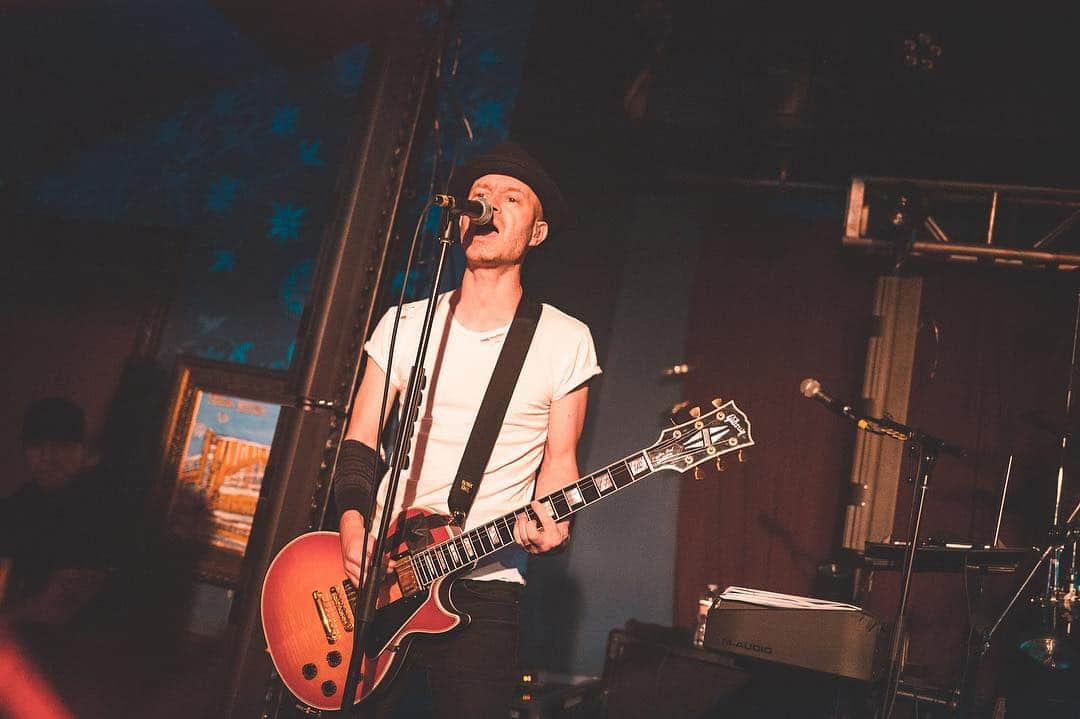 Sum 41さんのインスタグラム写真 - (Sum 41Instagram)「May 1 | #CambridgeRoom at @hobdallas | #Dallas, TX | #📷: @r_clark777  #NoPersonalSpaceTour #NoPersonalSpace #Sum41」5月3日 5時10分 - sum41