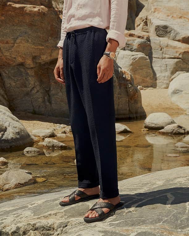 MR PORTERのインスタグラム：「Time to ditch the denim (at least momentarily) in favour of something a little looser. For summer, it's all about lightweight fabrics and making things easier (and breezier).⁣ -⁣ 🛒 Bottega Veneta Intrecciato Leather Sandals (1137104), Officine Generale Drawstring Trousers (1085868), Giorgio Armani Linen Shirt (1097352) and Montblanc Heritage Pulsograph Watch (1168701) available now via the link in bio. #MRPORTER」