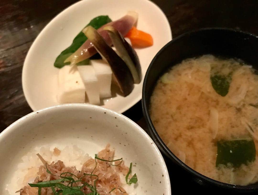 水木一郎さんのインスタグラム写真 - (水木一郎Instagram)「のどぐろの塩焼きをメインにお新香に味噌汁。じゃこ飯で幸せいっぱい腹いっぱい。日本人に生まれて良かったZ! #晩御飯  #のどぐろの塩焼き  #じゃこ飯  #お新香  #味噌汁 #水木一郎  #ichiromizuki」5月3日 6時05分 - ichiromizuki
