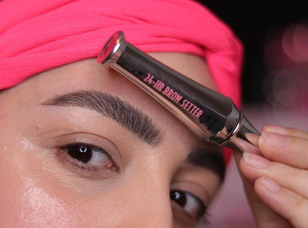 Benefit Cosmeticsさんのインスタグラム写真 - (Benefit CosmeticsInstagram)「You looking at these #benefitbrows? 😏 @coley_mua achieves these brow goals using #preciselymybrowpencil in shade 6 & #24hrbrowsetter! #regram #friendswithbenefit」5月3日 7時01分 - benefitcosmetics