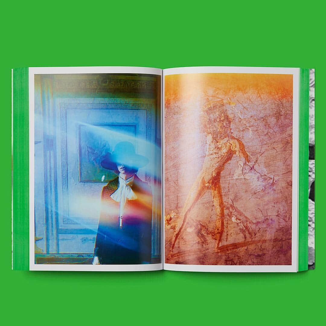 グッチさんのインスタグラム写真 - (グッチInstagram)「Art by #HarmonyKorine is interspersed throughout the limited-edition book ‘Gucci by Harmony Korine’ together with photographs by the director with the #GucciPreFall19 collection by @alessandro_michele. Discover more about the book through link in bio. #AlessandroMichele  Images shot in @pompeii_parco_archeologico and @ercolanoscavi Courtesy of the Ministry of Cultural Heritage and Activities, Archaeological Parks of Pompeii and Herculaneum.」5月3日 7時01分 - gucci