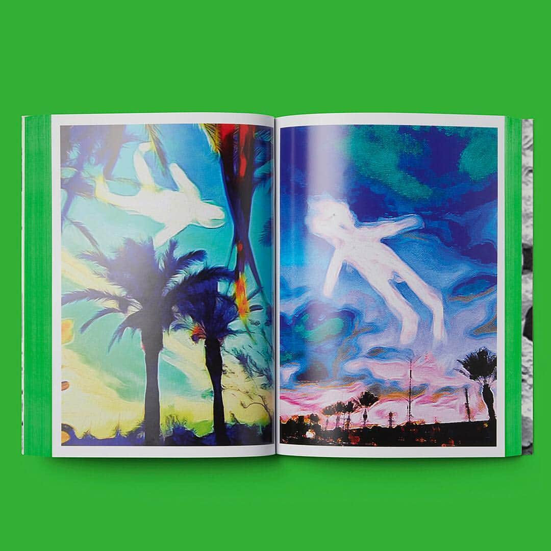 グッチさんのインスタグラム写真 - (グッチInstagram)「Art by #HarmonyKorine is interspersed throughout the limited-edition book ‘Gucci by Harmony Korine’ together with photographs by the director with the #GucciPreFall19 collection by @alessandro_michele. Discover more about the book through link in bio. #AlessandroMichele  Images shot in @pompeii_parco_archeologico and @ercolanoscavi Courtesy of the Ministry of Cultural Heritage and Activities, Archaeological Parks of Pompeii and Herculaneum.」5月3日 7時01分 - gucci