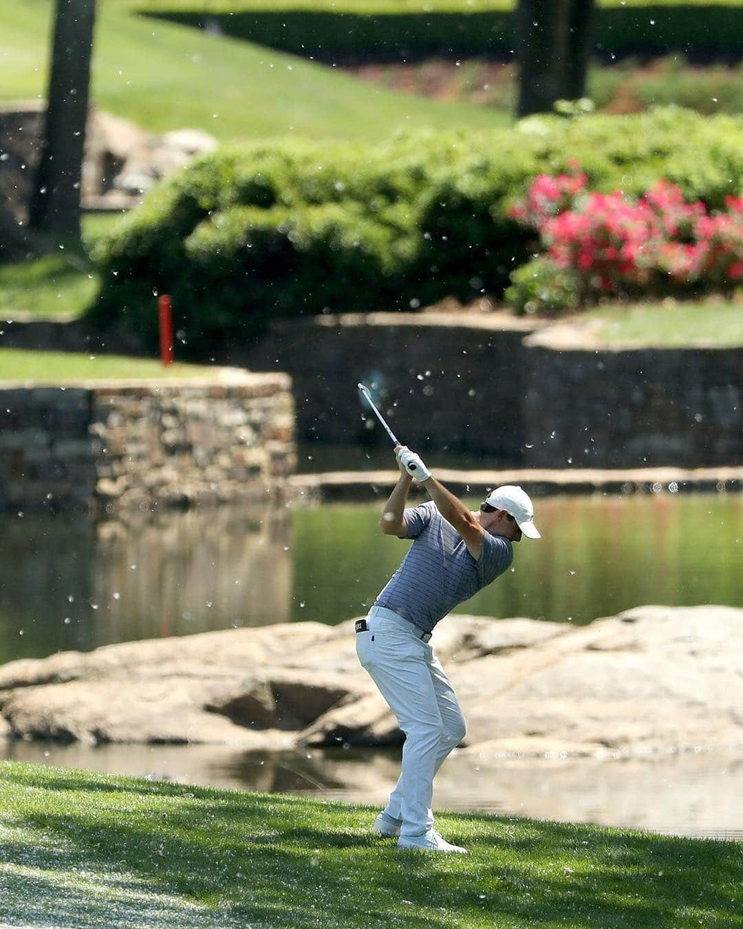 テーラーメイド ゴルフさんのインスタグラム写真 - (テーラーメイド ゴルフInstagram)「There’s just something about this place that brings out the best in Rory’s game.  The two-time champ leads by one at Quail Hollow after a first-round 66 (-5). #HearTheRors #TeamTaylorMade」5月3日 7時03分 - taylormadegolf