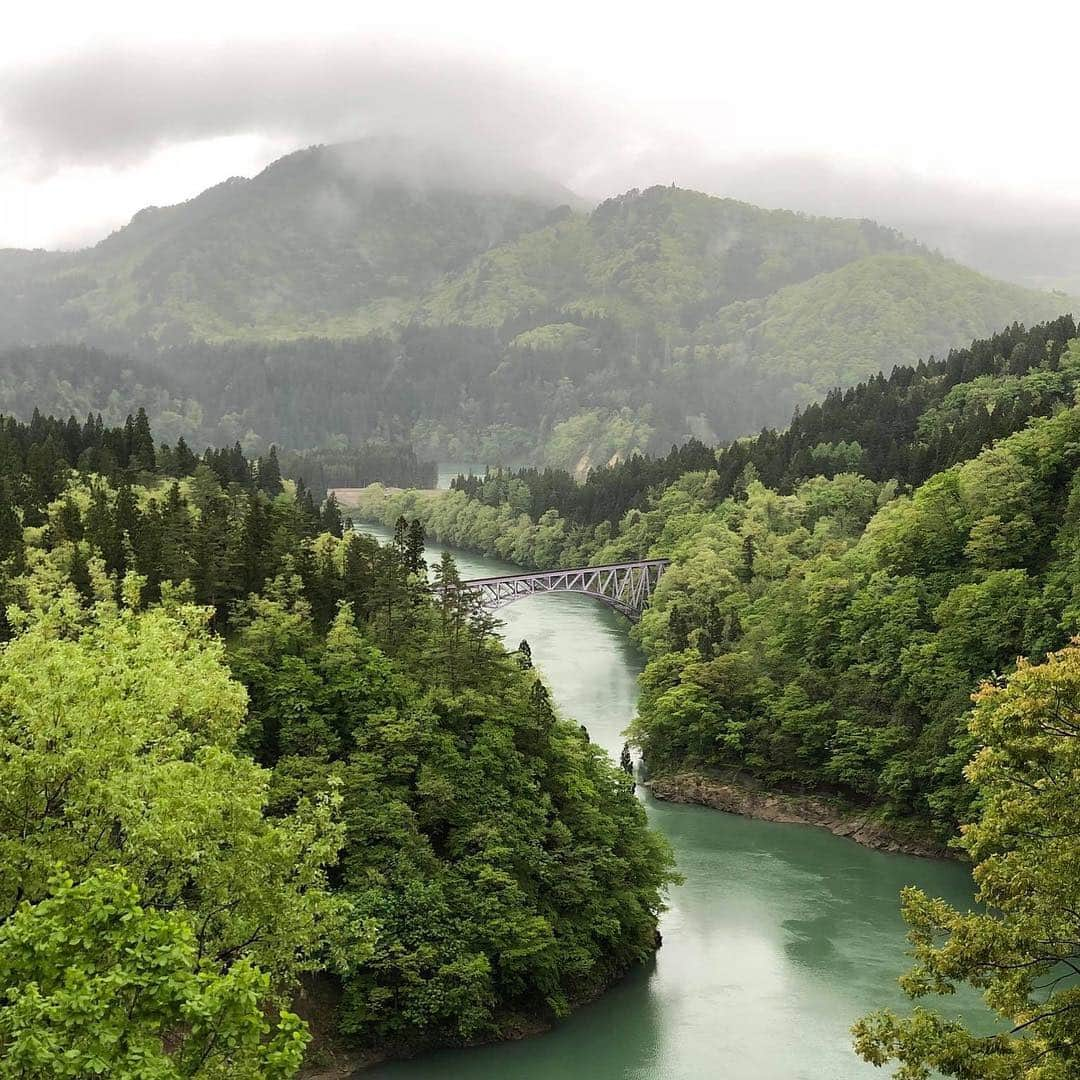 森まさこさんのインスタグラム写真 - (森まさこInstagram)「日本一美しい鉄道、只見線❣️(昨年のGWに私が撮影しました！) #森まさこ #只見線 #参議院議員 #参院選」5月3日 7時18分 - mori_masako_