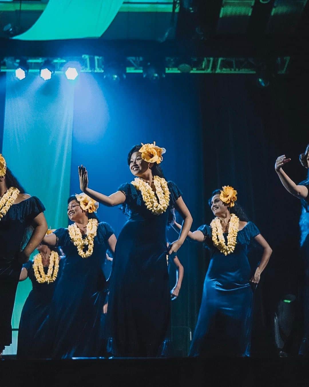 ハワイアン航空さんのインスタグラム写真 - (ハワイアン航空Instagram)「We had an amazing time last night at the #HawaiianAirlinesMayDay CeLEIbration. There were incredible performances by @keauhouband + special guests and of course, beautiful lei everywhere! #TeamKokua was there to make sure every guest had a lei! 🌺 . Check out our stories to see more!」5月3日 7時37分 - hawaiianairlines