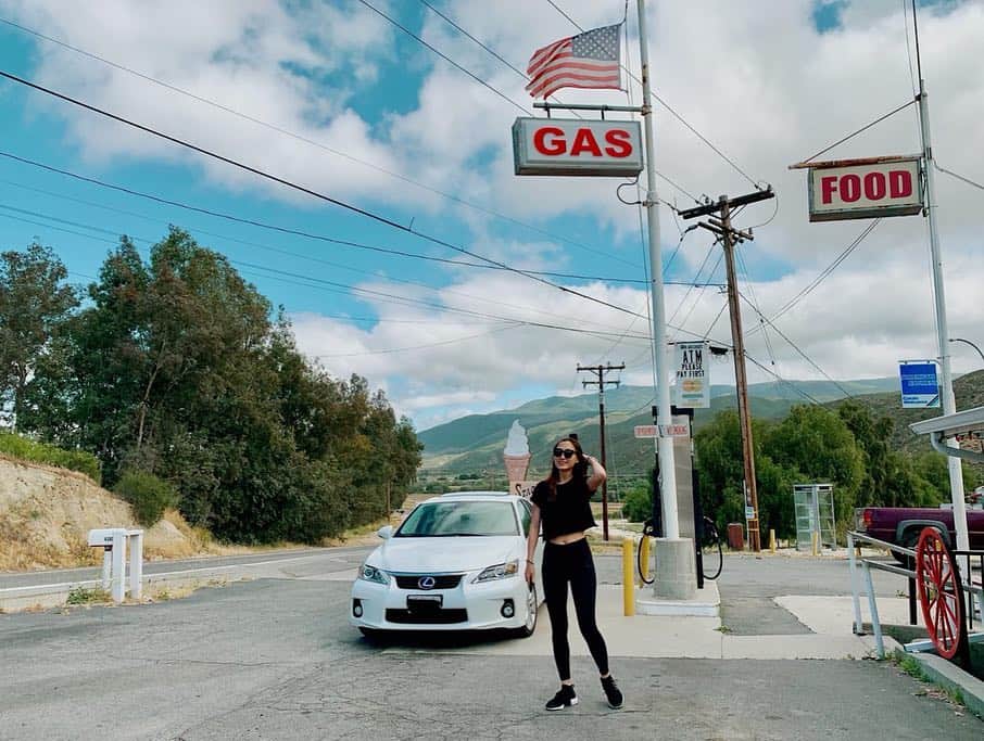 白雪のインスタグラム：「⛰🚘⛰🦅 #roadtrip #california」