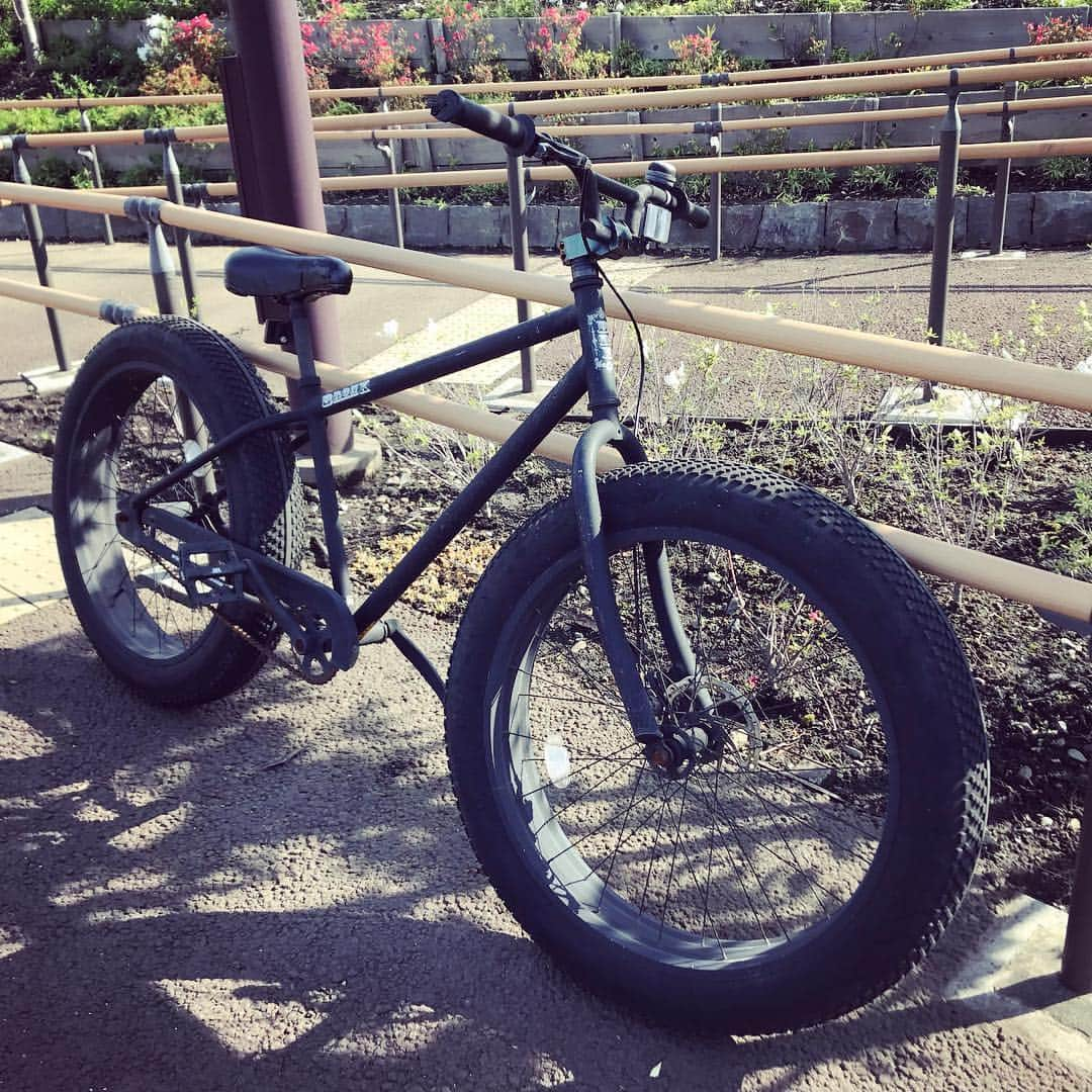 棚橋弘至さんのインスタグラム写真 - (棚橋弘至Instagram)「自転車で走り回ってきました…1時間20分💦 #fatbike」5月3日 8時18分 - hiroshi_tanahashi