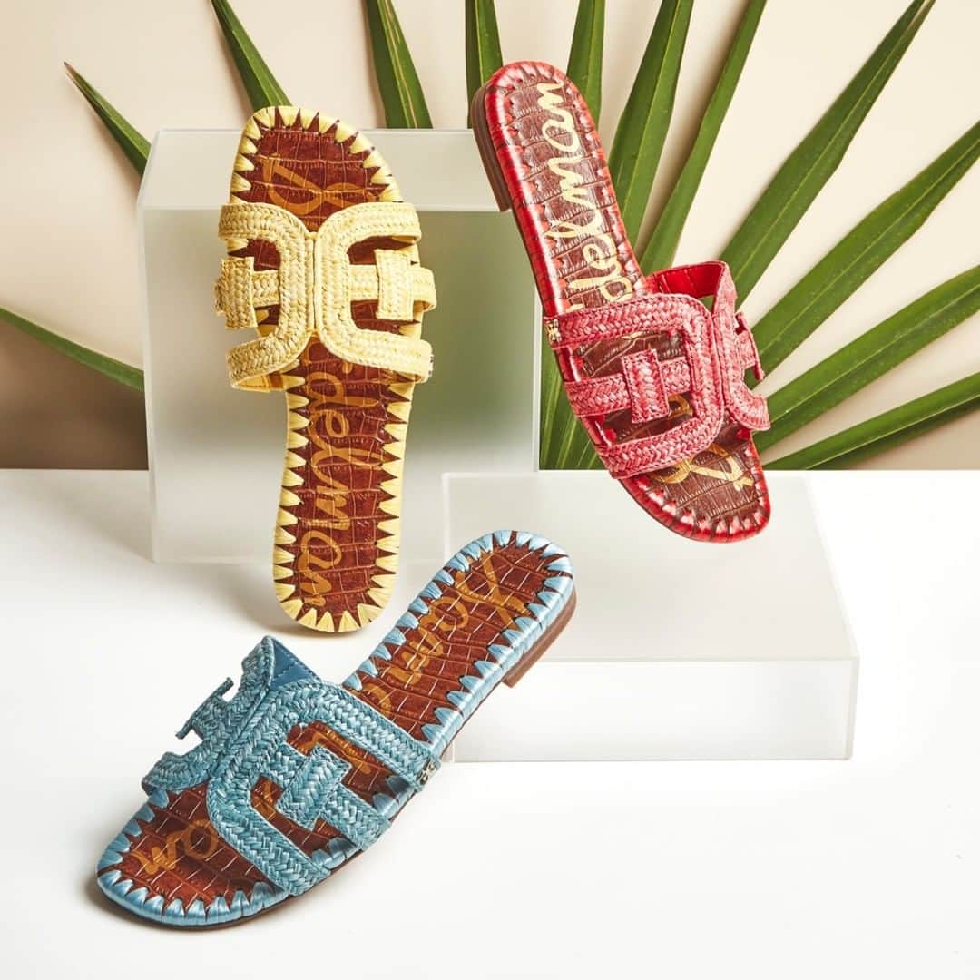 サムエデルマンのインスタグラム：「Slide into raffia with our Beckie sandal!」