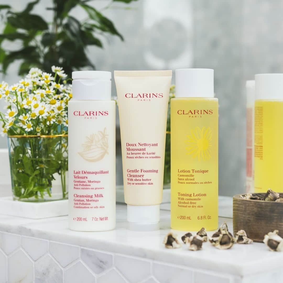 CLARINSさんのインスタグラム写真 - (CLARINSInstagram)「Make-up off, sleep mask on 😴 Do you use a milk or foam cleanser in your bedtime routine? Comment below! 📷: @clarinsuk #ClarinsSkincare」5月3日 9時05分 - clarinsusa