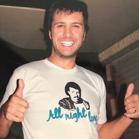 American Idolさんのインスタグラム写真 - (American IdolInstagram)「The ultimate #tbt swag provided by longtime @lionelrichie fan, @lukebryan. #AmericanIdol」5月3日 9時14分 - americanidol