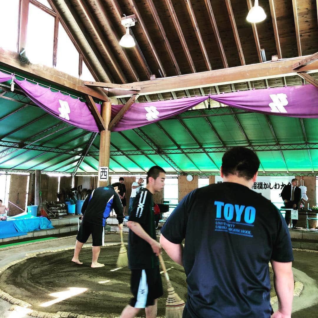 永田裕志さんのインスタグラム写真 - (永田裕志Instagram)「おはようございますゼァ。本日は早起きして千葉県柏市中央体育館に来ております。息子が相撲大会に出場します。GWは連日レスリングと相撲の練習と試合です。息子に負けじと、永田裕志51歳今日も頑張りますゼァ。」5月3日 9時19分 - yuji_nagata