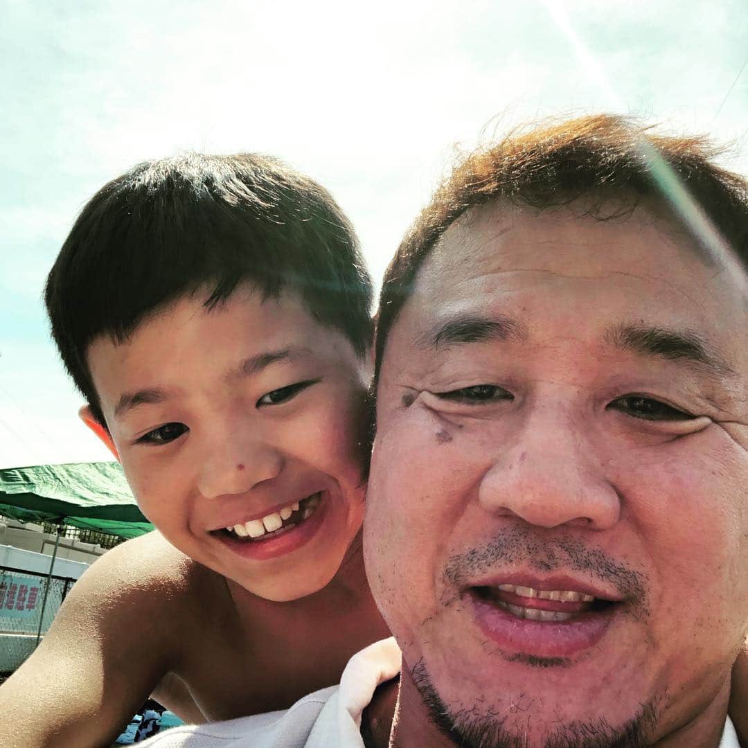 永田裕志さんのインスタグラム写真 - (永田裕志Instagram)「おはようございますゼァ。本日は早起きして千葉県柏市中央体育館に来ております。息子が相撲大会に出場します。GWは連日レスリングと相撲の練習と試合です。息子に負けじと、永田裕志51歳今日も頑張りますゼァ。」5月3日 9時19分 - yuji_nagata