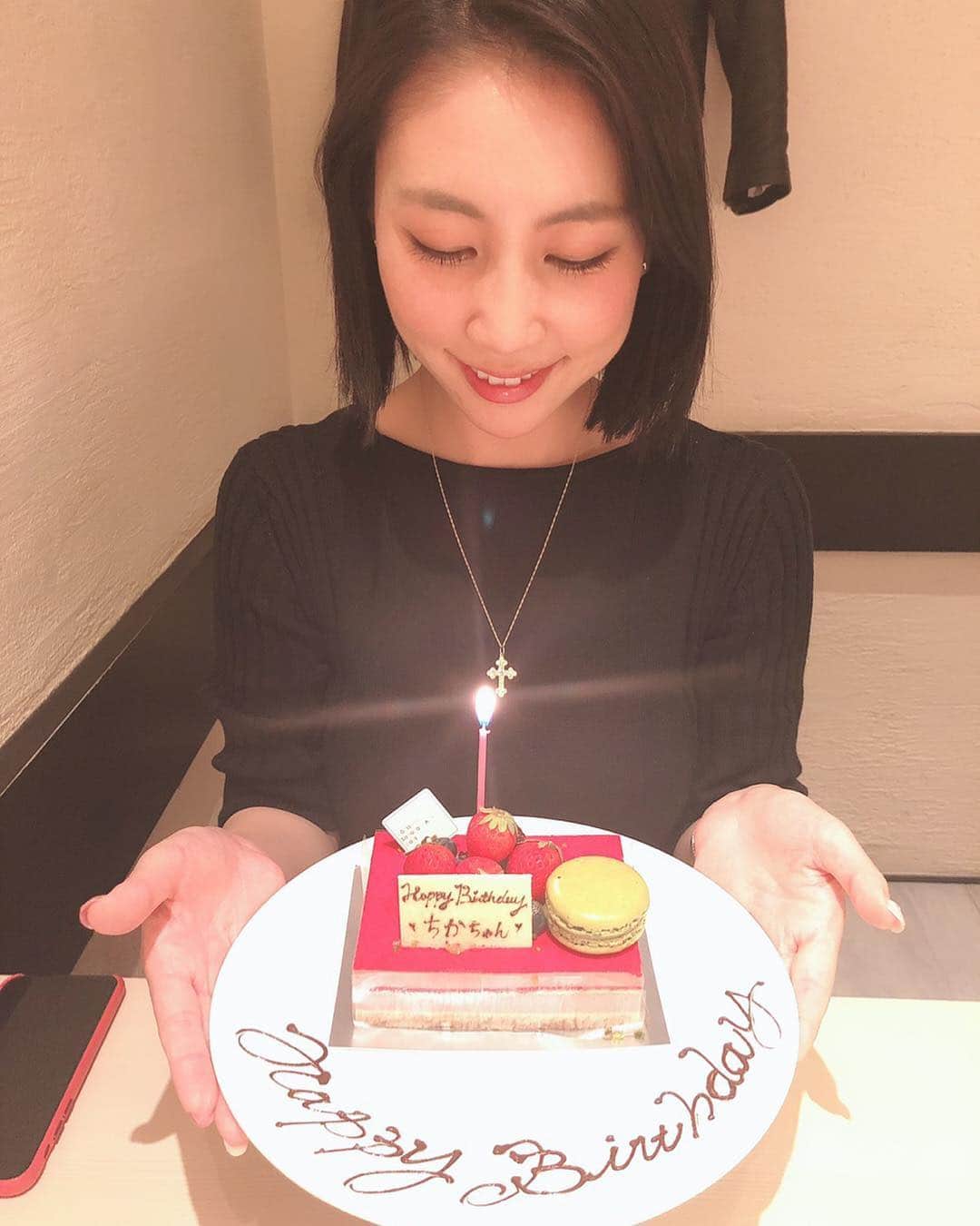 近野莉菜のインスタグラム：「友達にお誕生日お祝いしてもらった🥳💞(2回目)嬉しいな〜❤️❤️」