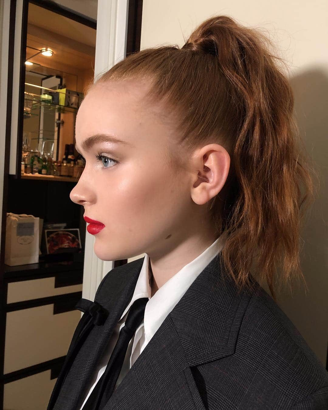 Lacy Redwayさんのインスタグラム写真 - (Lacy RedwayInstagram)「✨ S A D I E  S I N K ✨ tonight for @prada  Styled by @mollyddickson  Makeup @quinnmurphy  #HairByLacyRedway #sadiesink #strangerthings」5月3日 9時52分 - lacyredway