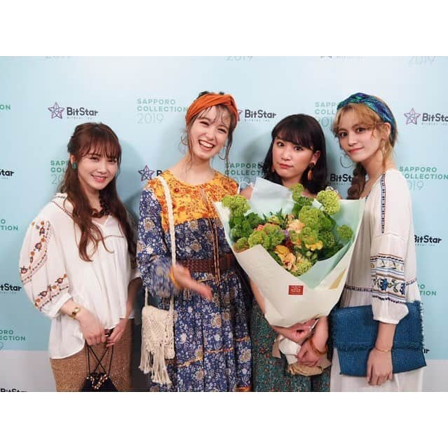 久松郁実さんのインスタグラム写真 - (久松郁実Instagram)「CanCamステージ終わりにみんなで💐💐 トラちゃん、楓ちゃん、加藤ちゃんと☺️ #cancam  #札幌コレクション#札コレ」4月29日 14時30分 - ikumi_hisamatsu