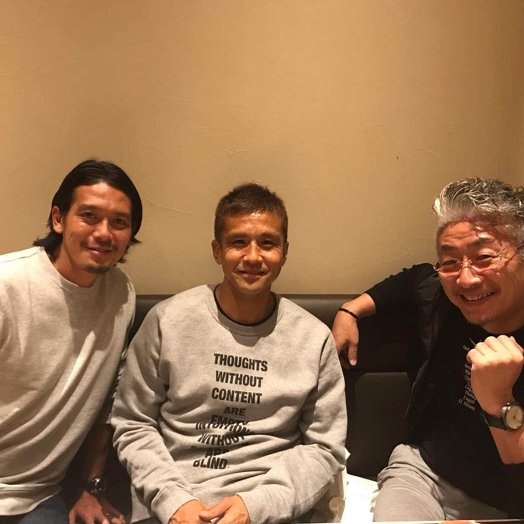 井川祐輔さんのインスタグラム写真 - (井川祐輔Instagram)「香港滞在記#107 尊敬する兄貴達と有意義な時間。 #香港滞在記#香港#東京#西麻布 #稲本潤一#ガンバ大阪#川崎フロンターレ #黒石和宏#スターバックス#サボン #hongkong#hk#tokyo#gambaosaka  #kawasakifrontale#starbucks#sabon」4月29日 13時35分 - yusukeigawa_4