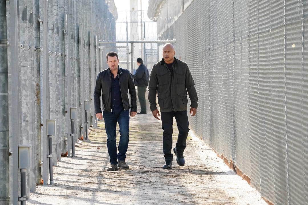 NCIS:LA 〜極秘潜入捜査班のインスタグラム：「West coast...almost time for a new #NCISLA! 🔥🔥🔥」