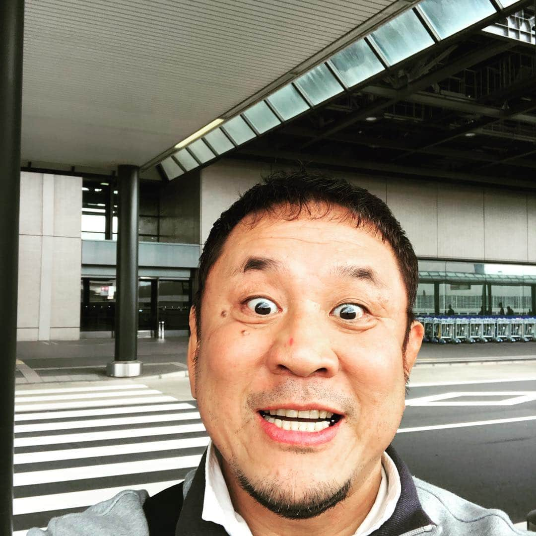 永田裕志さんのインスタグラム写真 - (永田裕志Instagram)「成田に到着しました。  ん？ でも小島さんがいない‼️ どこに行っちゃったのだろうか？ #小島聡  #永田裕志 #行方不明  #nwa #新日本プロレス」4月29日 14時24分 - yuji_nagata