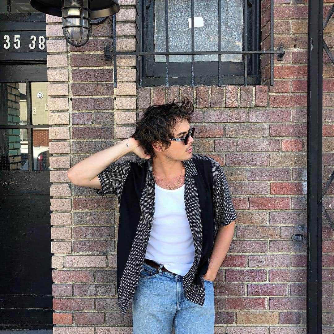 タイラー・ブラックバーンのインスタグラム：「Running around town wearing my new @puma shades #PUMAEyewear #FLEXYOURLOOK #ad」
