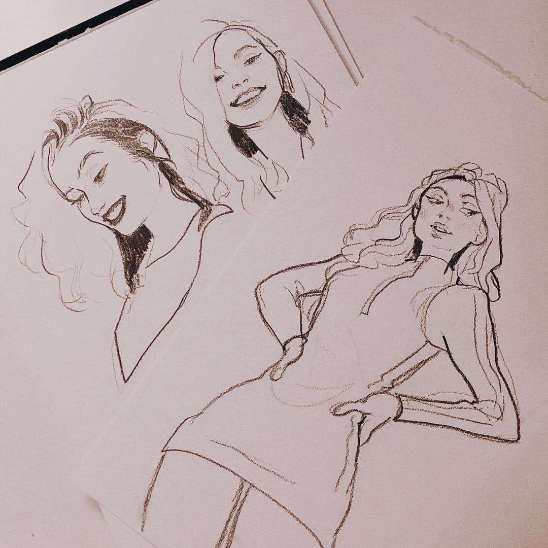 Laura Brouwersさんのインスタグラム写真 - (Laura BrouwersInstagram)「Just trying to stay in shape during the rough creative times 👋」4月29日 6時17分 - cyarine