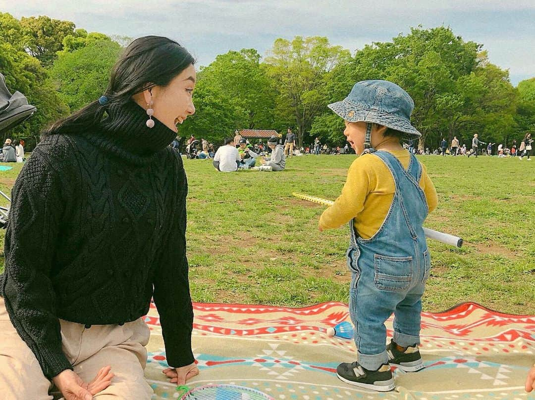 まりゑさんのインスタグラム写真 - (まりゑInstagram)「ぎゃんかわいい👶💕至さん💕  #至さん #メロメロ #いやん  #めった笑ってくれない #この前あんな遊んで #膝にも乗ってきてくれたのに #はじめまして感 #出してくるやん #初期化されてるやん #そしたら #また頑張るやん #諦めへんやん #ただただ #楽しいやん #エセ関西弁」4月29日 6時49分 - manmarumarie