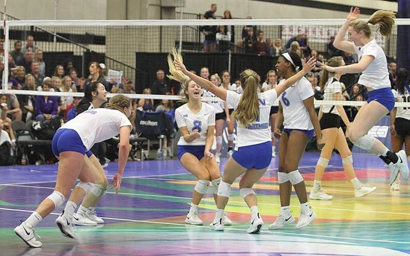 USA Volleyballさんのインスタグラム写真 - (USA VolleyballInstagram)「Not one but two #GJNC18 championship celebrations for @tavvolleyball, and they didn’t need to travel far to win their two gold medals in the USA Volleyball Girls 18s Junior National Championships. For the full recap, visit www.usavolleyball.org.」4月29日 7時33分 - usavolleyball