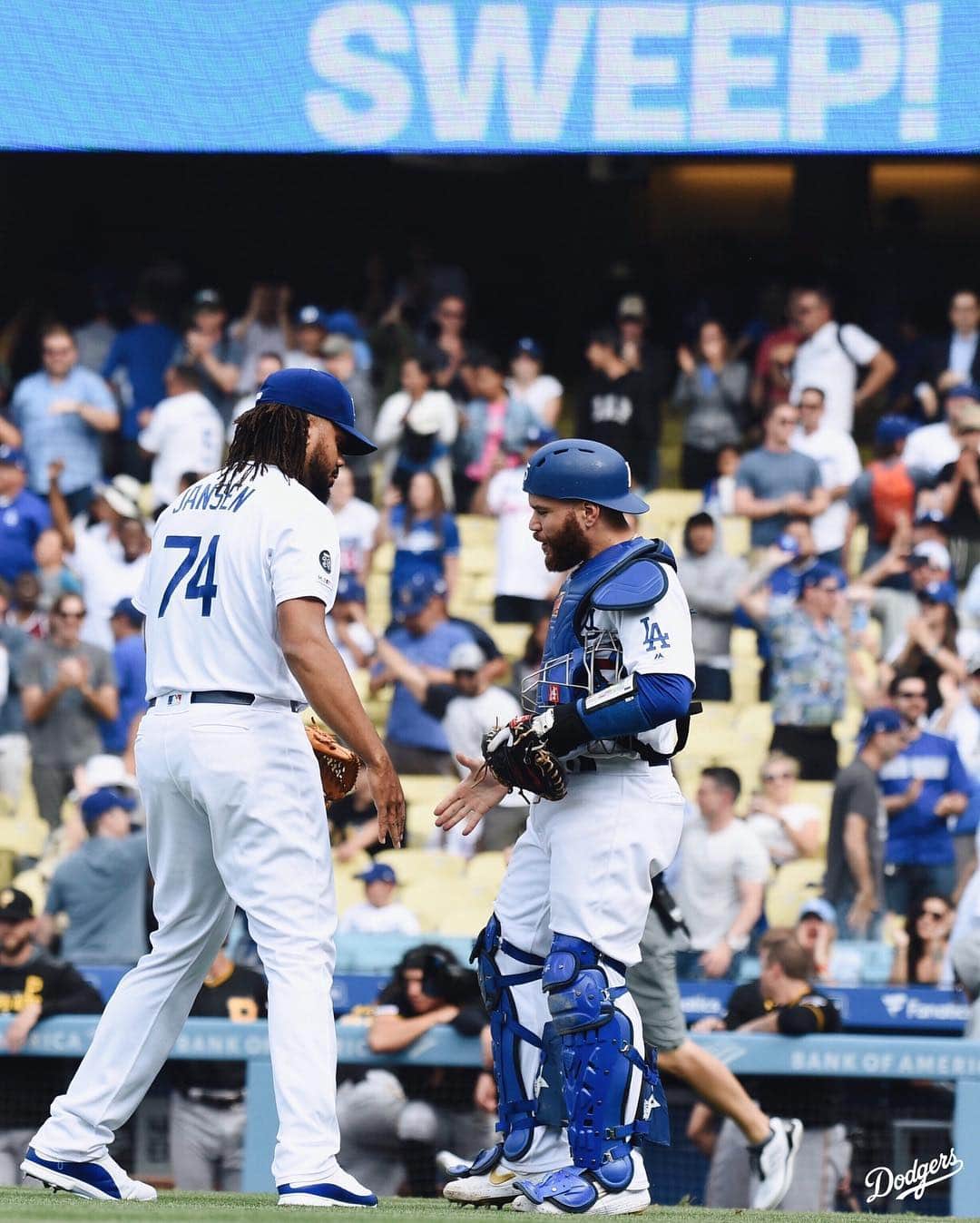 Los Angeles Dodgersさんのインスタグラム写真 - (Los Angeles DodgersInstagram)「#DodgersSweep!」4月29日 8時24分 - dodgers