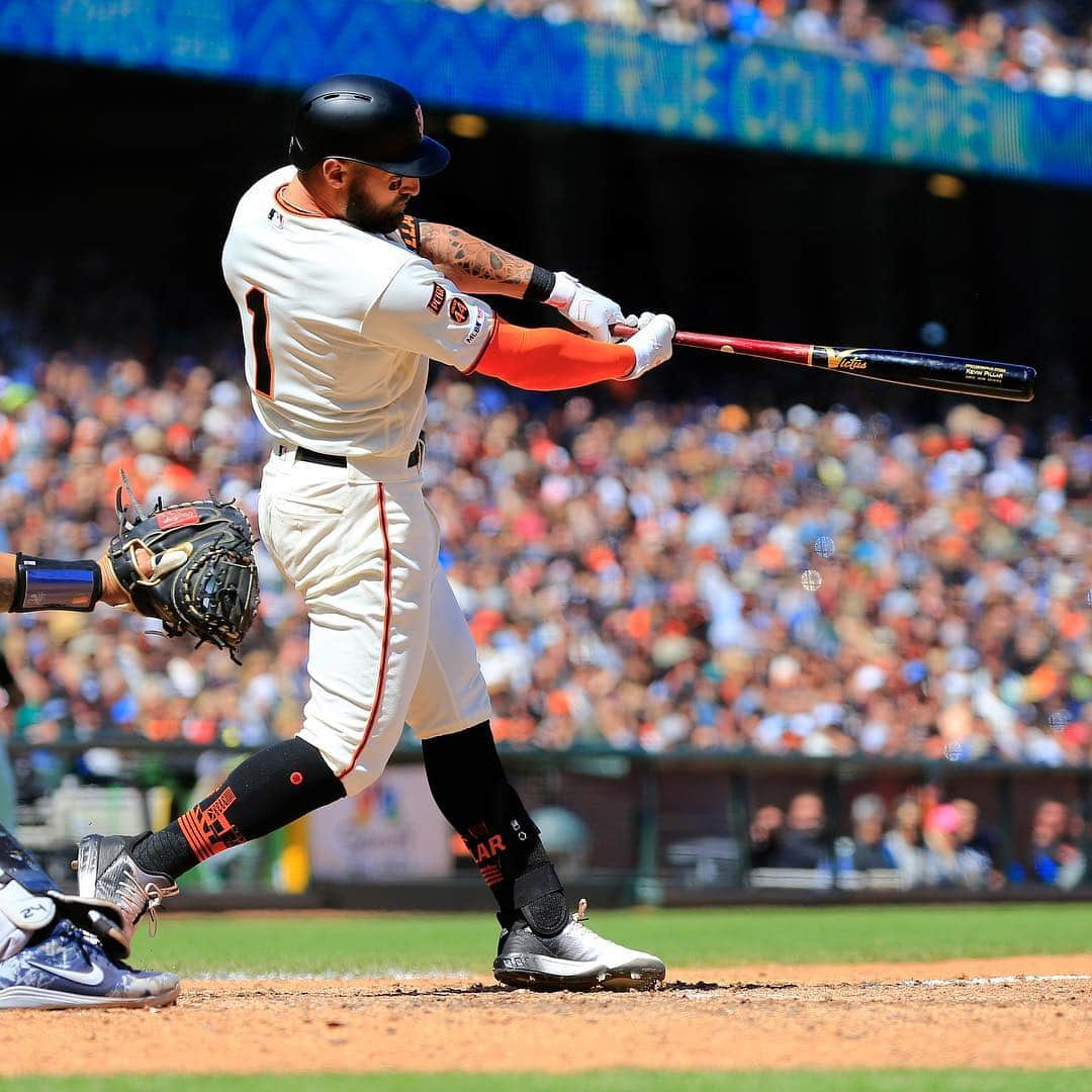 サンフランシスコ・ジャイアンツさんのインスタグラム写真 - (サンフランシスコ・ジャイアンツInstagram)「Kevin Pillar’s 18th RBI this month 💪 #SFGiants」4月29日 8時58分 - sfgiants