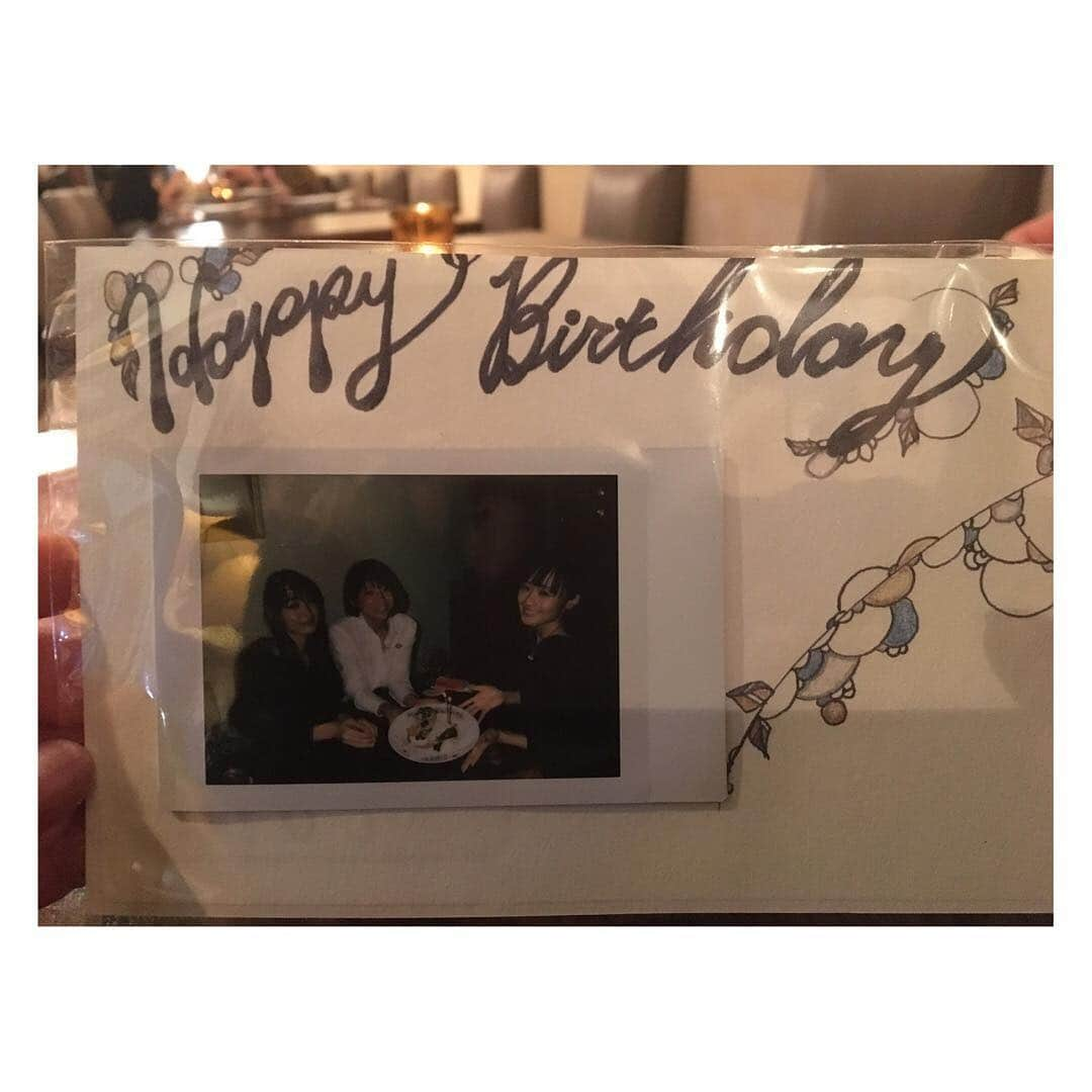 柳野玲子さんのインスタグラム写真 - (柳野玲子Instagram)「嬉しい前祝い😍 少し早めにお誕生日のお祝いしてもらっちゃいました(｡･ω･｡)💕 @chocoran.miyu みゆちゃん @aizawa0822hitomi ひとみちゃん ありがとう💓 ちなみに、まだギリギリ36歳です😋✨ #誕生日 #前祝い #サプライズ #バースデー #楽しいひととき #ゴールデンウィーク #平成最後 #令和 #5月1日 #女子会 #独身 #独身女子 #幸せ #感謝 #37歳 #まだ36歳 です笑」4月29日 14時47分 - yanaginoreiko