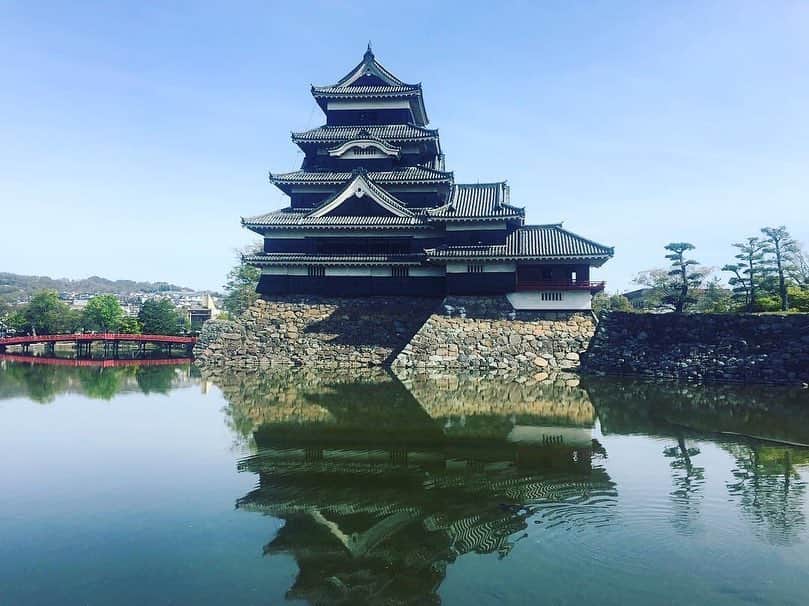 のインスタグラム：「おはようございます😃いい天気ですね😄  早朝から今日は 松本に来ています！  喫茶店でモーニングを食べて、 松本城🏯観てきます💨  みなさまも素敵なGWを^_^  #リンネル #松本 #松本城 #喫茶店 #モーニング #珈琲美学アベ #トースト #コーヒー  #モーニングコーヒー #GW」