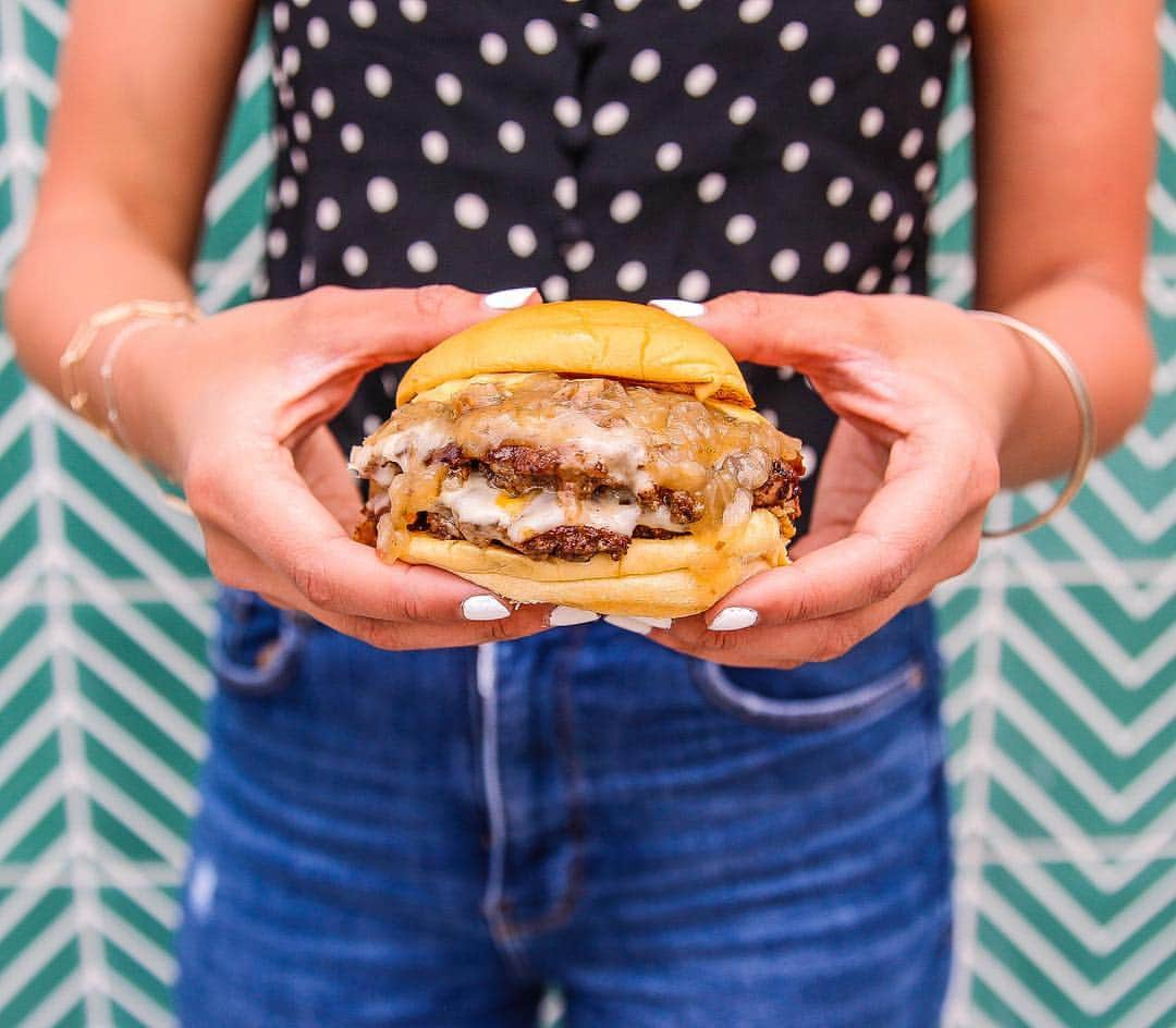 SHAKE SHACKさんのインスタグラム写真 - (SHAKE SHACKInstagram)「Sunny with a 100% chance of burgers. 😎 Today our Little Italy Shack officially opened at 2008 India Street in San Diego! Our menu’s stacked with the classics you love, plus our Southern California-exclusive Roadside Double + a trio of local concretes. 👌 Come through to soak up some vitamin D on our patio while ya grub, or hit one of the other awesome al fresco spots highlighted in our Story! #shakeshack」4月29日 9時51分 - shakeshack