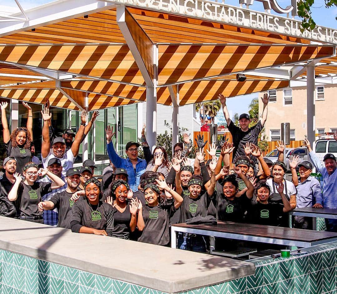 SHAKE SHACKさんのインスタグラム写真 - (SHAKE SHACKInstagram)「Sunny with a 100% chance of burgers. 😎 Today our Little Italy Shack officially opened at 2008 India Street in San Diego! Our menu’s stacked with the classics you love, plus our Southern California-exclusive Roadside Double + a trio of local concretes. 👌 Come through to soak up some vitamin D on our patio while ya grub, or hit one of the other awesome al fresco spots highlighted in our Story! #shakeshack」4月29日 9時51分 - shakeshack