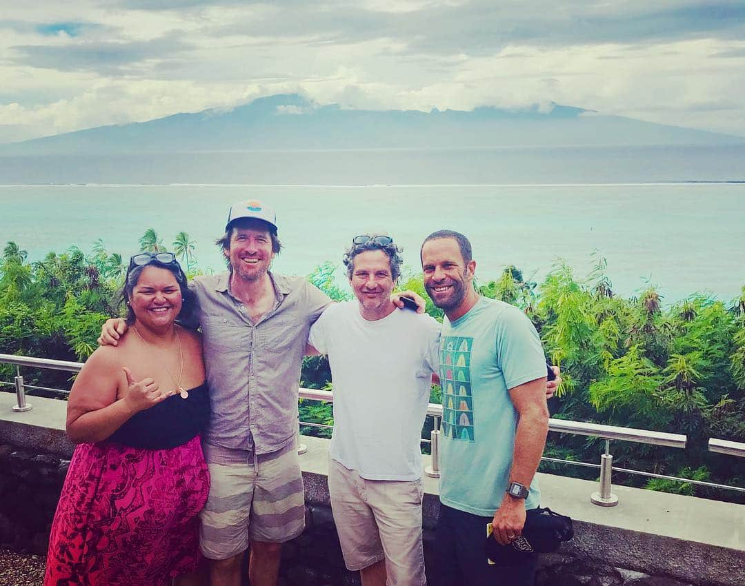 ジャック・ジョンソンさんのインスタグラム写真 - (ジャック・ジョンソンInstagram)「Jack and the band had an amazing time jamming and hanging out with old friends and new friends in Tahiti! See you next time! Māuruuru! 📸K.Johnson」4月29日 10時03分 - jackjohnson