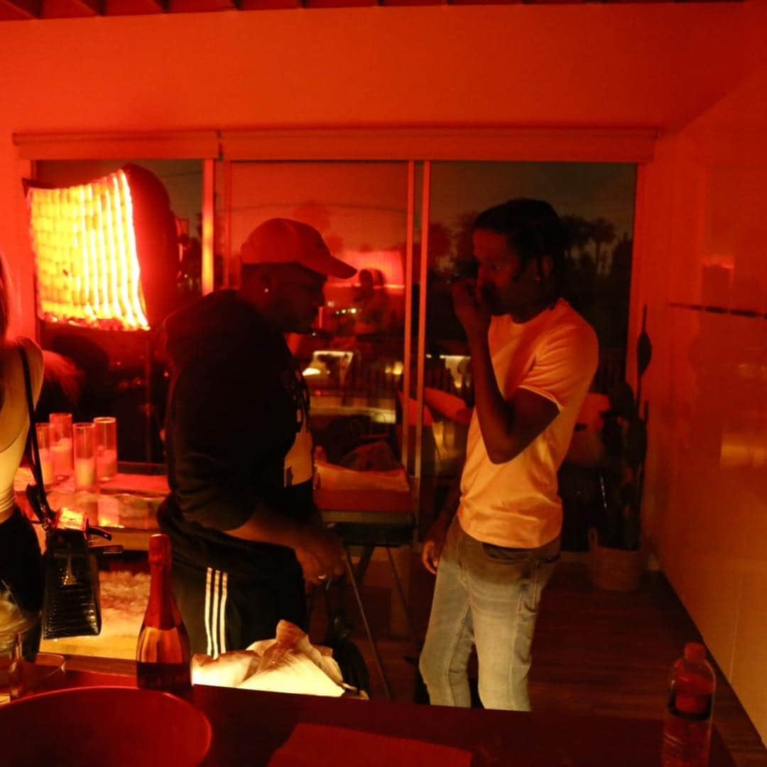 マック・メインのインスタグラム：「Pretty soon it’ll make sense... then eventually it’ll make cents #DiamondsInMyCoupe #SootheYourSoul」