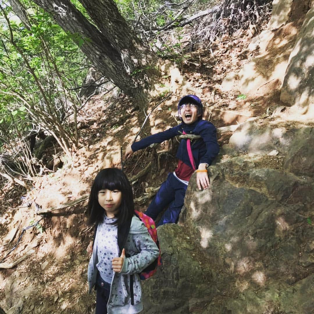 富所哲平さんのインスタグラム写真 - (富所哲平Instagram)「桐生JCの朝活で、吾妻山へ清掃登山！  #吾妻山 #桐生JC #アンカンミンカン富所 #ワンクッション佐藤 #桐撮り  #SDGs 4.質の高い教育をみんなに 11.住み続けられるまちづくりを 12.つくる責任 つかう責任 15.陸の豊かさも守ろう」4月29日 10時23分 - tomitetsu823