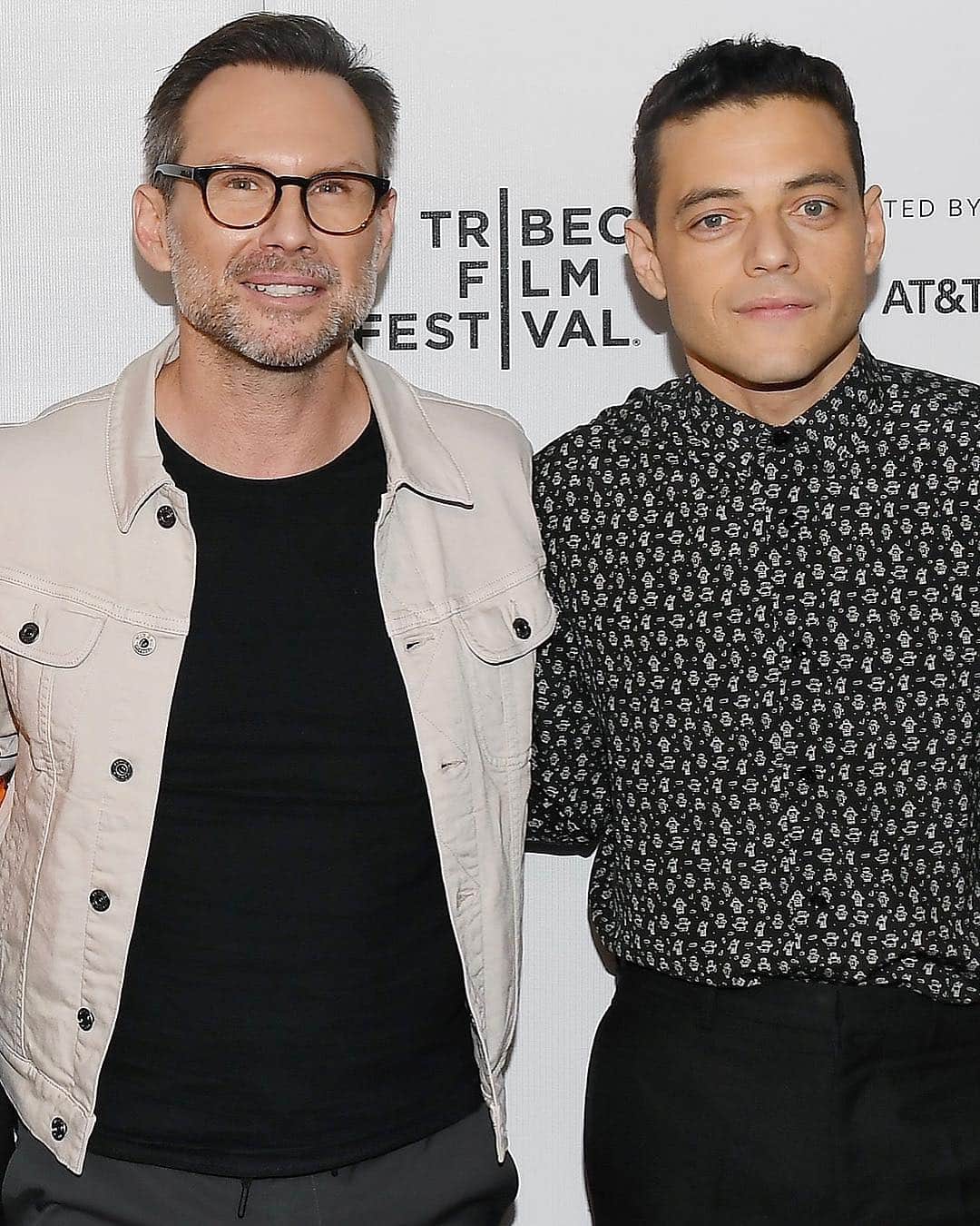 Just Jaredさんのインスタグラム写真 - (Just JaredInstagram)「@realchristianslater & @ramimalek step out for the “Tribeca Talks - A Farewell to Mr. Robot” to promote the final season of their hot show #ChristianSlater #RamiMalek #MrRobot #TribecaFilmFestival Photos: Getty」4月29日 10時37分 - justjared