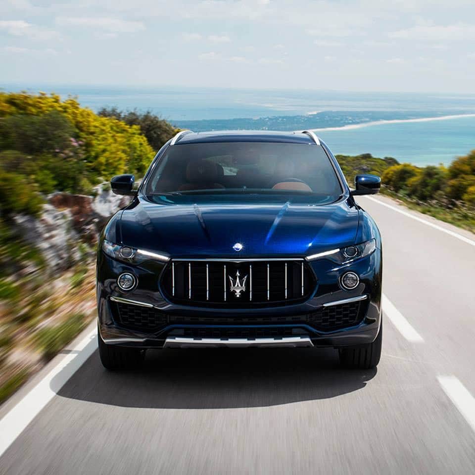 Maserati Japan | マセラティ ジャパンのインスタグラム：「レヴァンテの勇壮さとイタリアのエレガンスを加えた「グランルッソ」。ダイナミックなだけでは満足できない、上質なドライビングエクスペリエンスを提供します。 #Maserati #マセラティ  #MaseratiJapan #マセラティジャパン #Levante #レヴァンテ」
