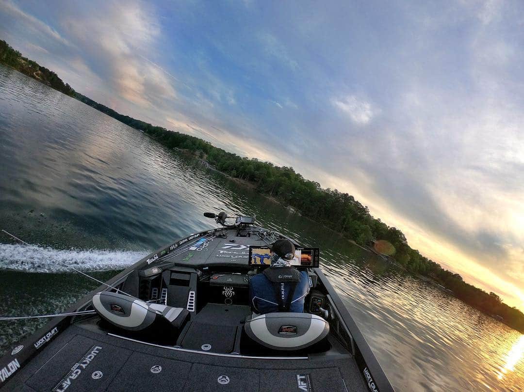 Brent Ehrlerさんのインスタグラム写真 - (Brent EhrlerInstagram)「Slidin around Smith lake. @gopro #yolotek @thmarineteam #thmarineteam @majorleaguefishingofficial」4月29日 10時42分 - brentehrlerfishing