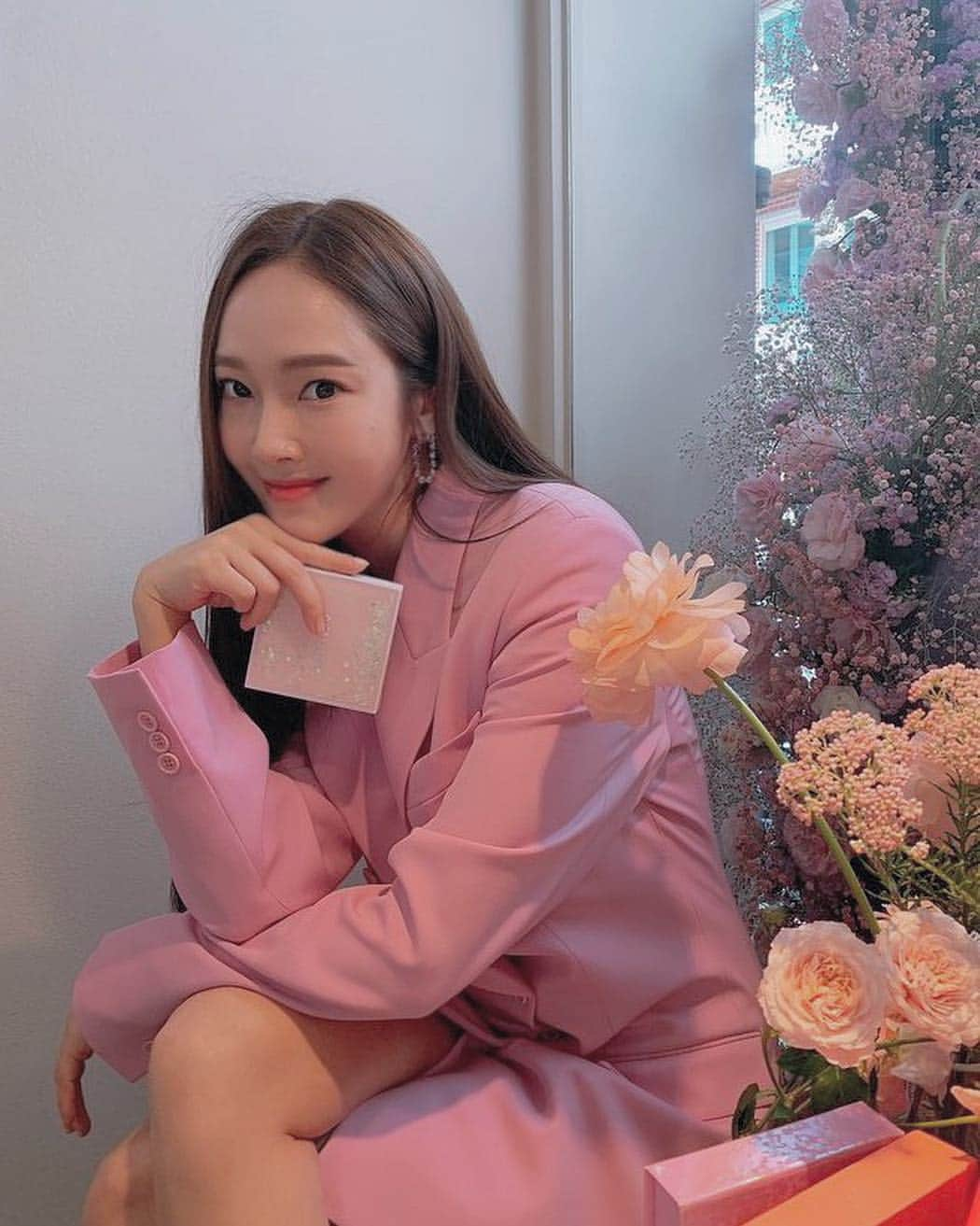 ジェシカ さんのインスタグラム写真 - (ジェシカ Instagram)「Flowers in full blossom🌷✨ #amuseflowerflash @amuse」4月29日 11時13分 - jessica.syj