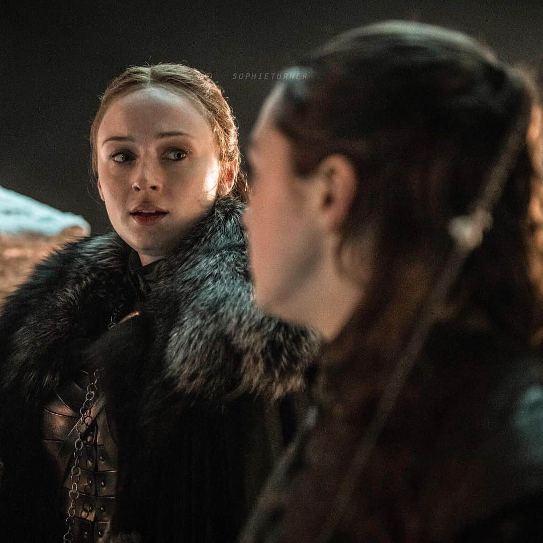 ソフィー・ターナーさんのインスタグラム写真 - (ソフィー・ターナーInstagram)「CONTAINS SPOILERS.❗️ DISCUSSION FOR SEASON 8, EPISODE 3 ❗️ - What did you guys think of the newest episode?!」4月29日 11時20分 - sophieturner