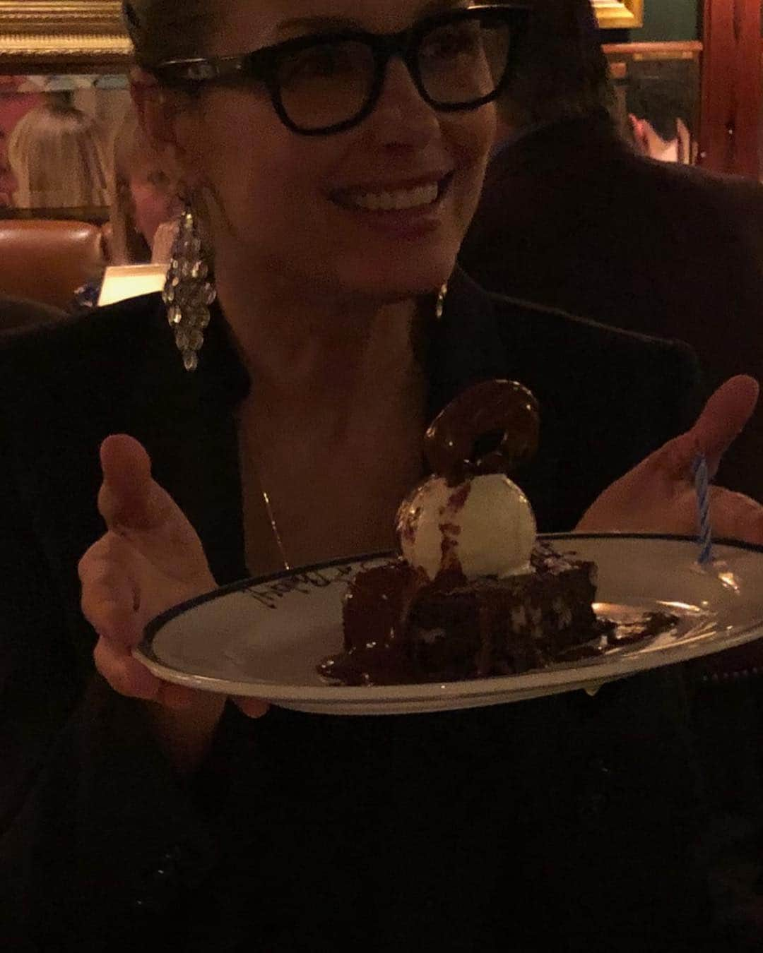 ブリジット・モイナハンさんのインスタグラム写真 - (ブリジット・モイナハンInstagram)「Thank you for all the birthday wishes #polobarnyc @thepolobar #chic #plush #oldschool #family #celebration」4月29日 11時29分 - bridgetmoynahan