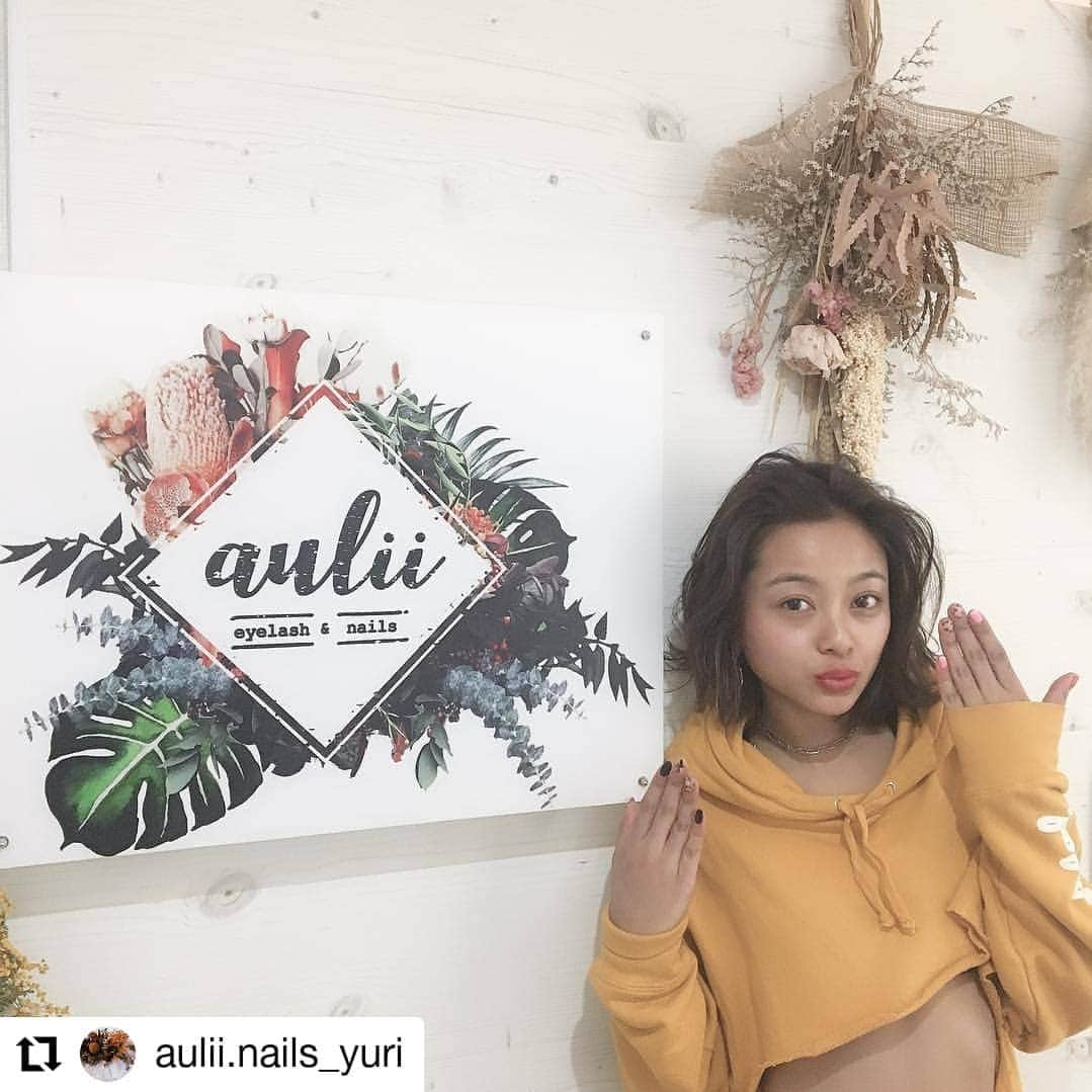 脇田恵子さんのインスタグラム写真 - (脇田恵子Instagram)「#Repost @aulii.nails_yuri • • • • • • .ありがとうございました🤘🏾❤ @keikowakita_official ❤️ ケイコちゃんご来店👯‍♀️ アシンメトリーでケイコちゃんセンスのめっちゃかわいいネイルに仕上がりましたっ😎 またお待ちしておりまーす💋 . お得なキャンペーン中💅 ジェルネイル¥4600〜👯‍♀️ 詳しいメニューはホットペッパー、ミニモにて❤️ DMはお返事遅れてしまうかもです🙇🏽‍♀️ . . . ▪️Tel→03-6416-0784 ▪️Address→恵比寿西口、徒歩2分 ▪️Open-Closed Weekday→12:00pm-9:00pm Weekend&Holiday→11:00am-8:00pm ▪️HP→aulii@ewalu.tokyo . 現在ネイリスト、アイリスト募集中です🙌🏽 技術者として将来を真剣に考えている仲間を募集です🌈 . . #aulii#お客様ネイル#恵比寿ネイル#恵比寿ネイルサロン#渋谷ネイル#代官山ネイル#中目黒ネイル#東京ネイル#ネイリスト#パラジェル#トリネ#ネイリスト募集#ニュアンスネイル#サマーネイル#こだわりネイル#まつ毛エクステ#マツエクサロン#リゾートネイル#夏ネイル#デザインネイル#トレンドネイル#おしゃれネイル#海ネイル#手描きネイル#流行りネイル#nailsalon#naildesign#春ネイル#春カラー」4月29日 11時22分 - keiko_wakita3