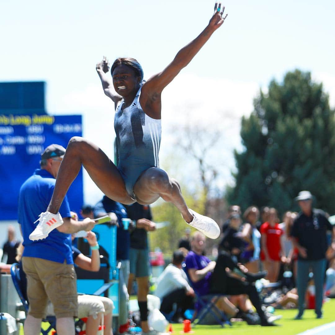 トーリ・ボウイのインスタグラム：「Beyond thankful for the opportunity to do what I love🙌🏿🤫❤️ • • 📸: @byuphoto  #nofear #humbled #discipline #longjump #espn #comeback #Godsway #1stlove #jumpnation #heartoverfear #trackathlete #speedkills #adidas #leotards #jumpspikes #usa」