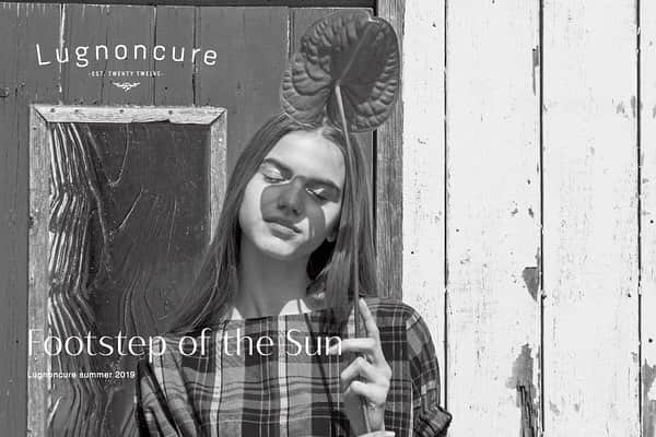Lugnoncure（ルノンキュール）さんのインスタグラム写真 - (Lugnoncure（ルノンキュール）Instagram)「本日より、夏のカタログ配布スタート！ . . . 「Footstep of the Sun」 プリントTシャツにデニムを合わせて、いつものLugnoncureスタイルにはきらきらひかるラメカーディガンを。Tシャツ、リネンアイテムを中心に陽の光を味方にするようなスタイルを提案します。 .  今季はTé chichi・Té chichi TERRASSE・Lugnoncureがぎゅっと一冊に。 ボリュームのある一冊となっております。是非、お近くのTe chichi、Lugnoncure取り扱い店舗にお立ち寄りください。  Webカタログも公開中！プロフィール画面URLよりご覧いただけます。  Te chichi、Te chichi TERRASSE のテーマはそれぞれのアカウントでご覧ください🍍 @techichi_official  @techichiterrasse . . #techichi #テチチ #techichiterrasse #テチチテラス #lugnoncure #ルノンキュール #2019ss #シーズンカタログ #カタログ」4月29日 11時37分 - lugnoncure