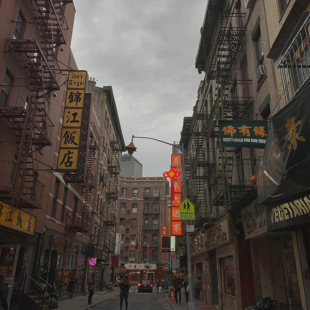 薮下柊さんのインスタグラム写真 - (薮下柊Instagram)「ニューヨークのチャイナタウンにあるむっちゃくちゃ美味しい中華料理屋さん@nomwah ☺️💓 : : 雰囲気が大好き〜」4月29日 11時46分 - __yabushita_shu__