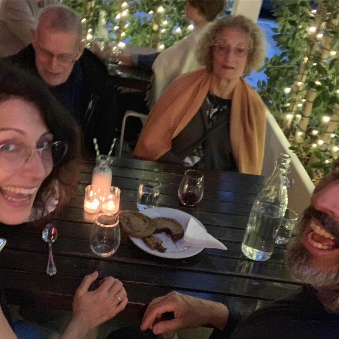 リサ・エデルシュタインさんのインスタグラム写真 - (リサ・エデルシュタインInstagram)「Dinner at @moby ‘s vegan restaurant @littlepinerestaurant is awesome! Dessert is awesomer!! #veganseatdesserttoo」4月29日 11時48分 - lisaedelstein