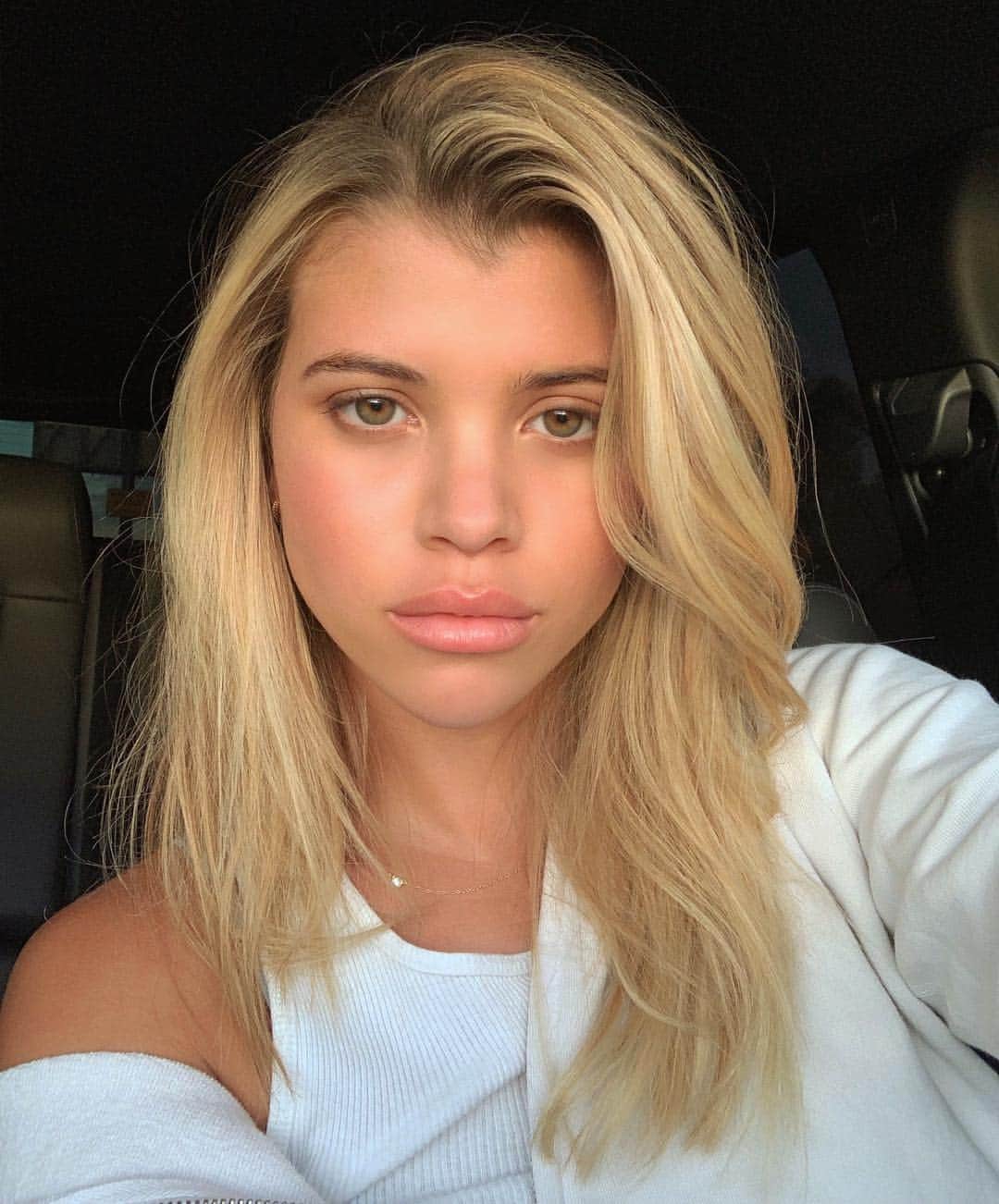 ソフィア・リッチーのインスタグラム：「💛」